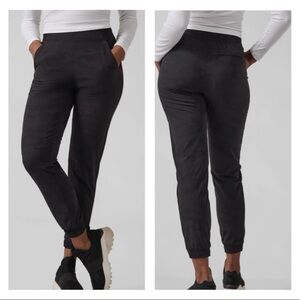 Athleta | Women’s Brooklyn Camo Lined Jogger | Size 10